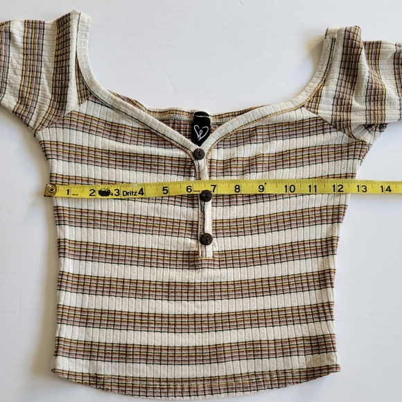 Striped Button-Up Henley Top - Picture 4 of 9